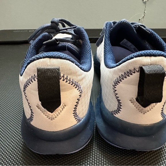 Saucony Blue and White Running Shoes - Picture 2 of 9